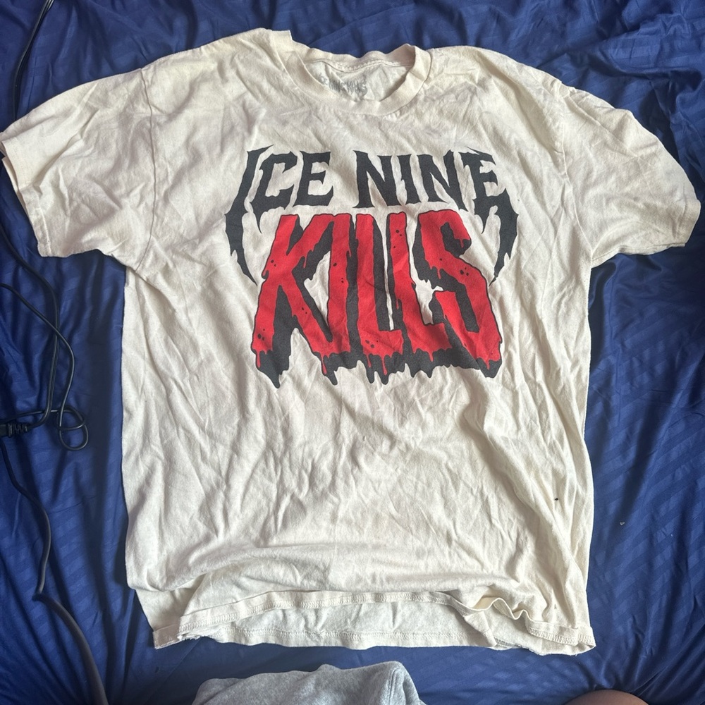 Graphic T-Shirt - White and Red